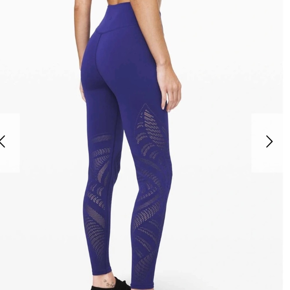 Lululemon Reveal tight 26” Aurora new with tags. Perfect condition.